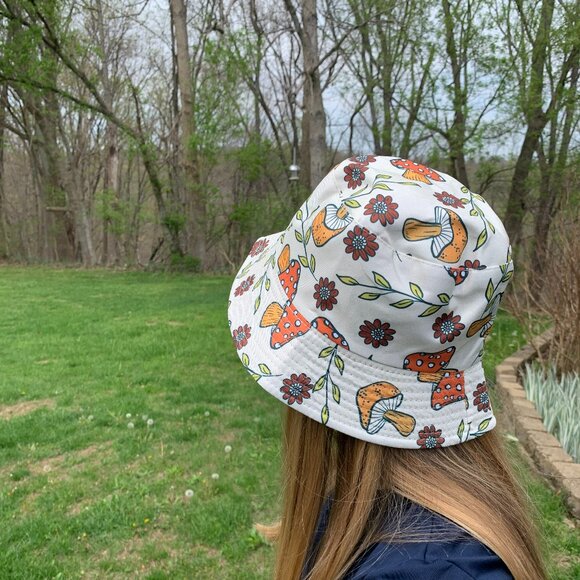 None Accessories - White bucket hat with mushrooms